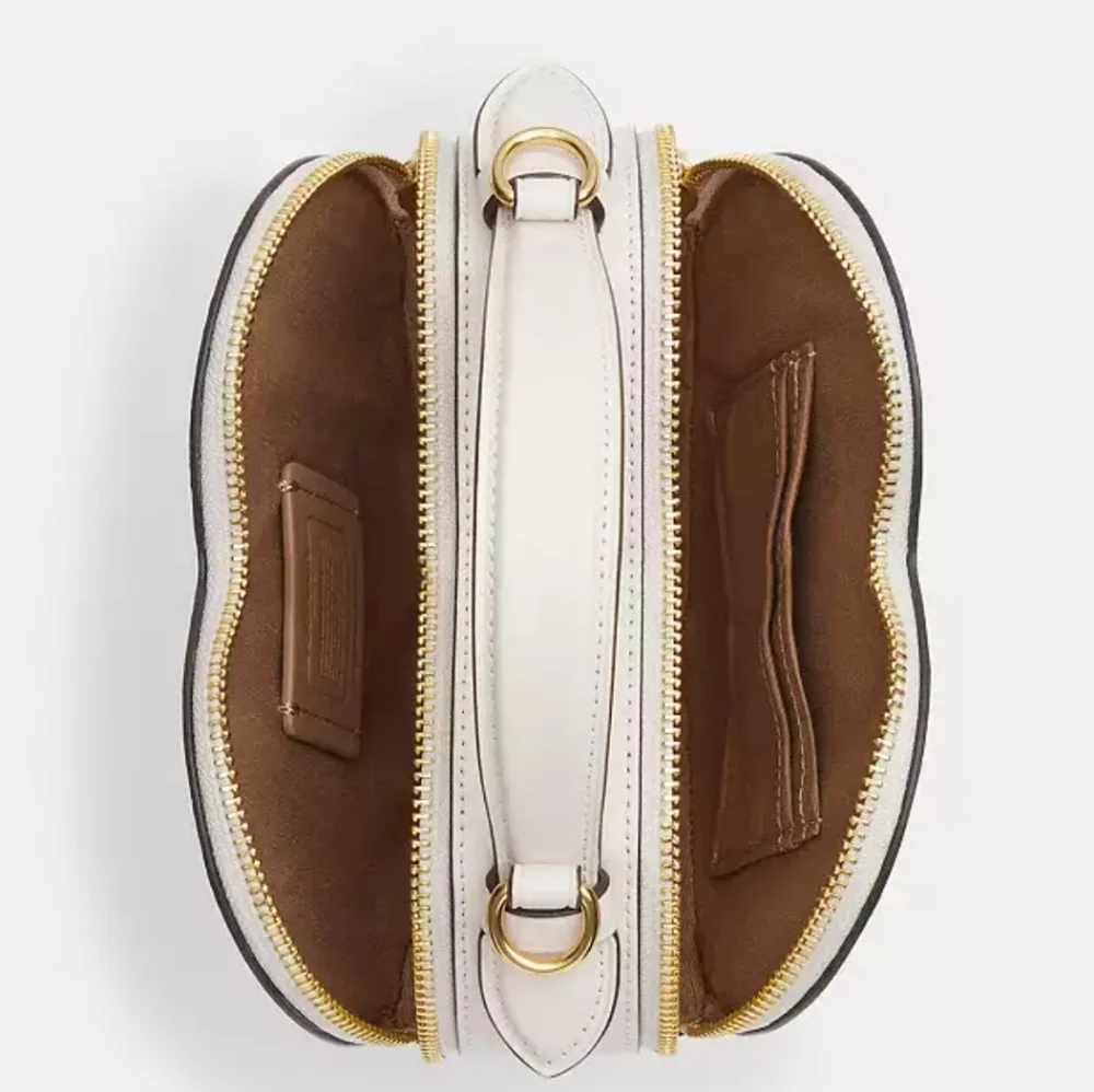 Coach Heart Crossbody In Signature Canvas With Heart Print Khaki Pink - Picture 4 of 7